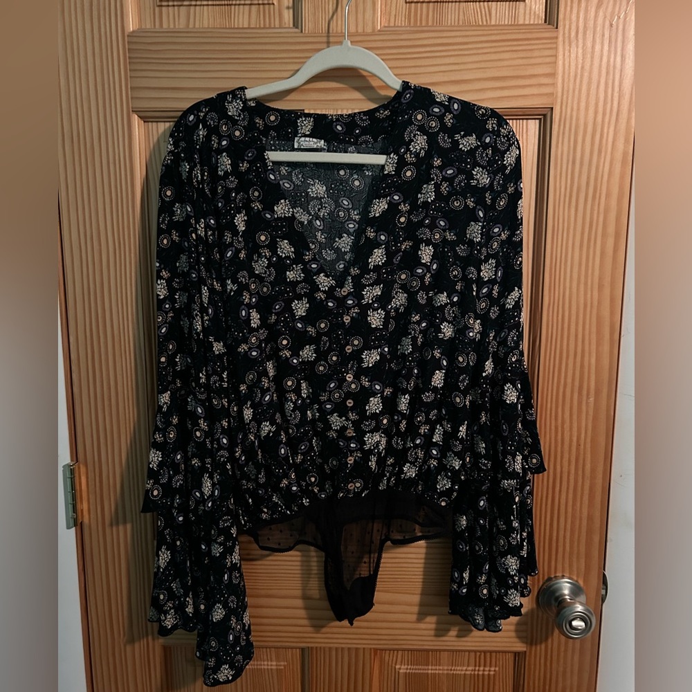 Free People bell sleeve bodysuit size small